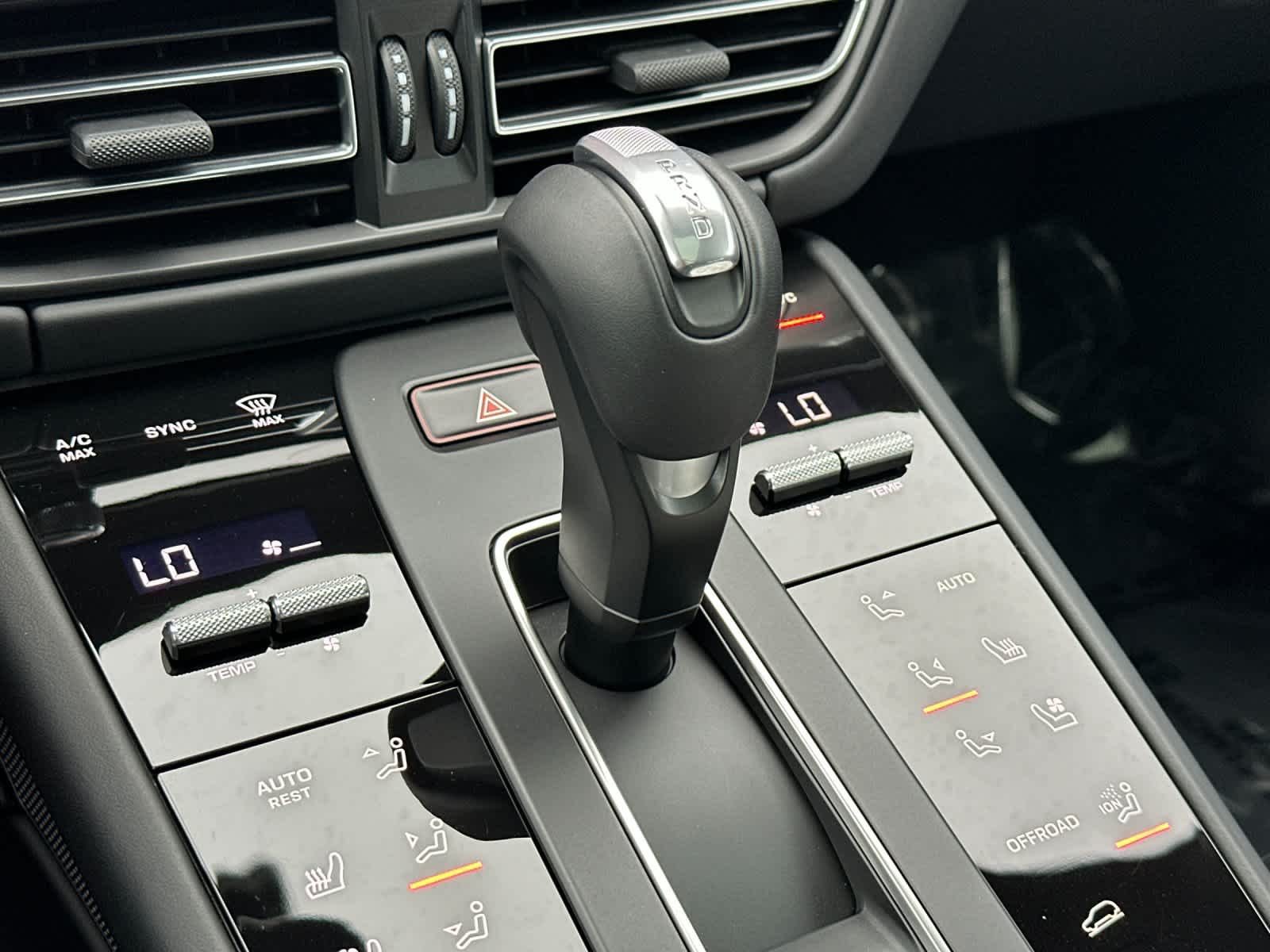 Thumbnail: 2025 Porsche Macan - 23