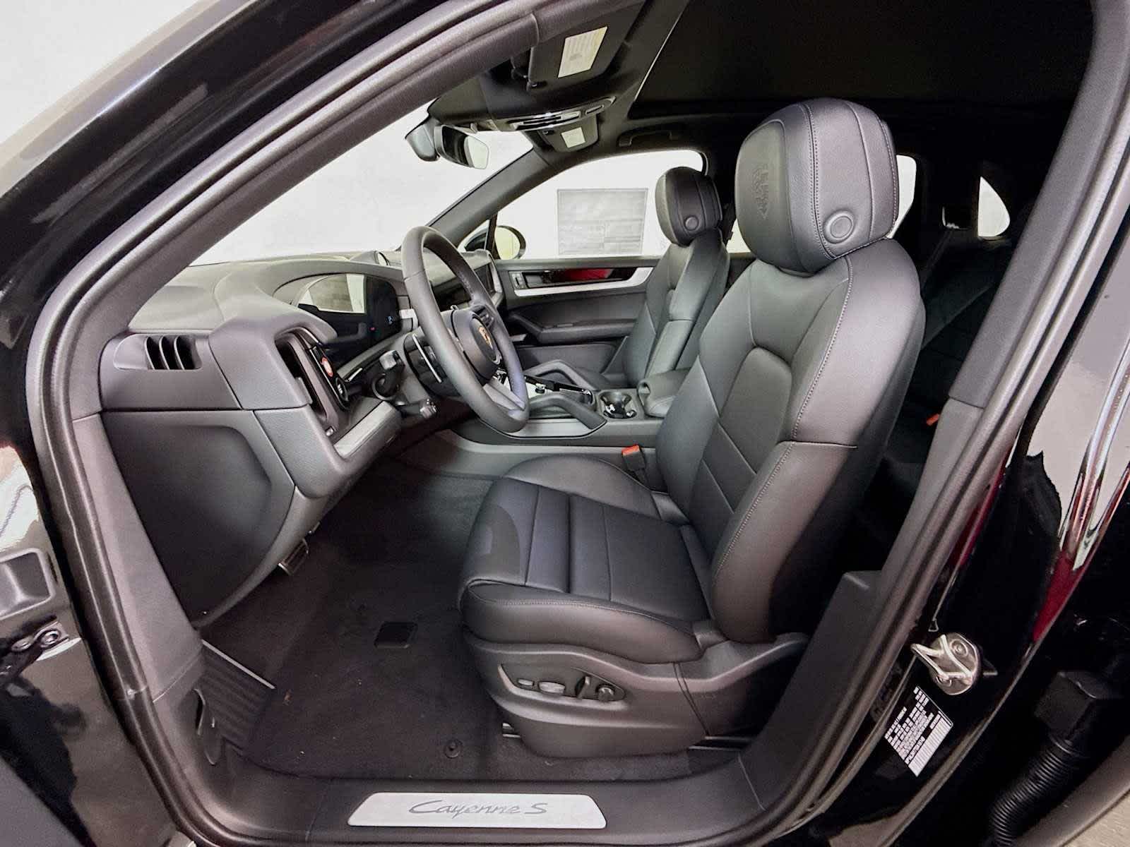 Thumbnail: 2026 Porsche Cayenne - 5