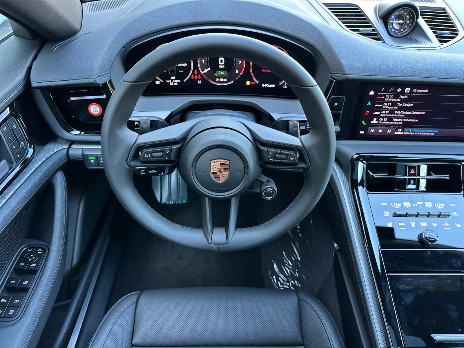 Thumbnail: 2026 Porsche Panamera - 15