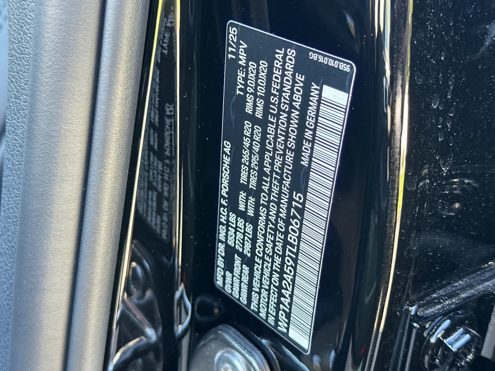 Thumbnail: 2026 Porsche Macan - 33