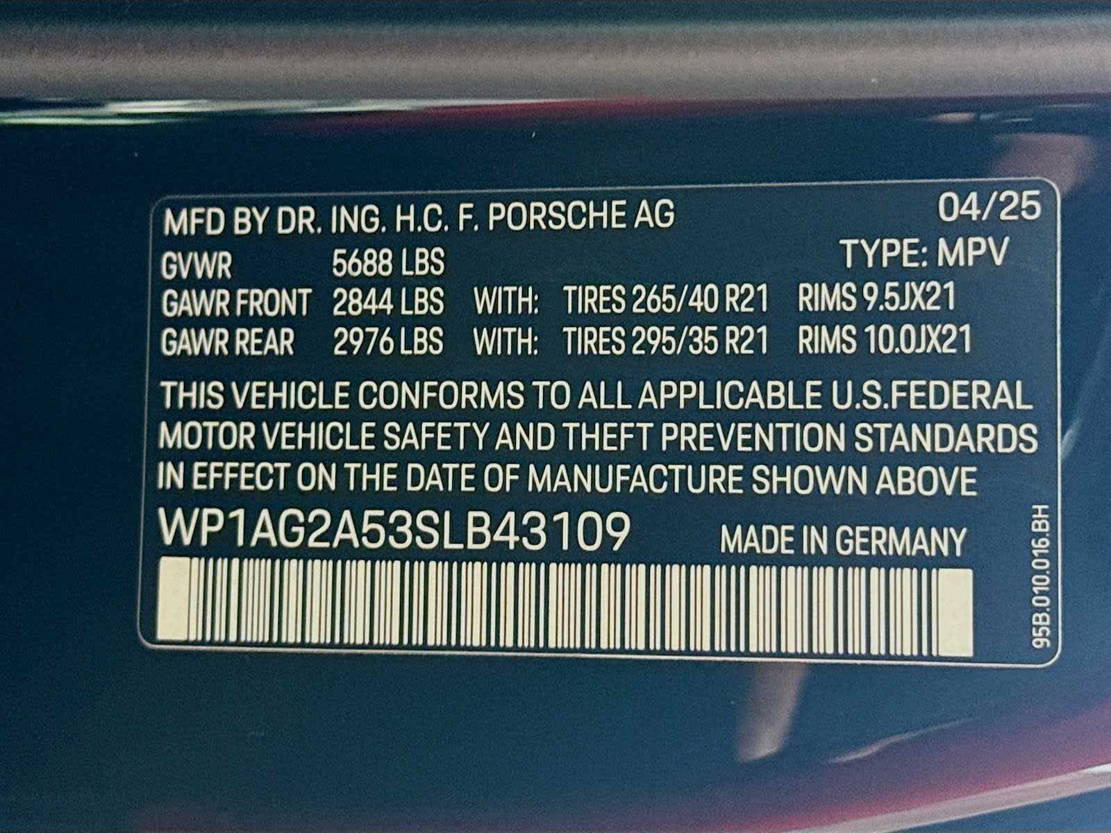 Thumbnail: 2025 Porsche Macan - 25