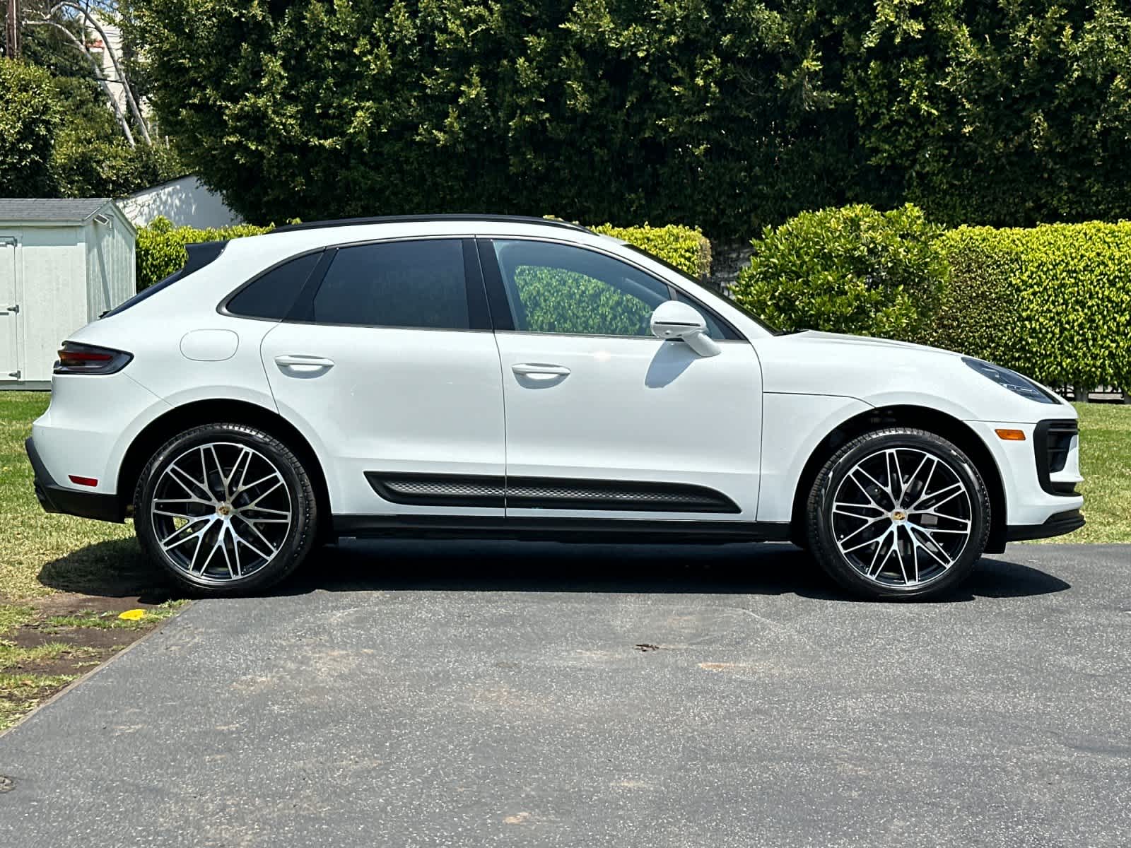 Thumbnail: 2026 Porsche Macan - 9