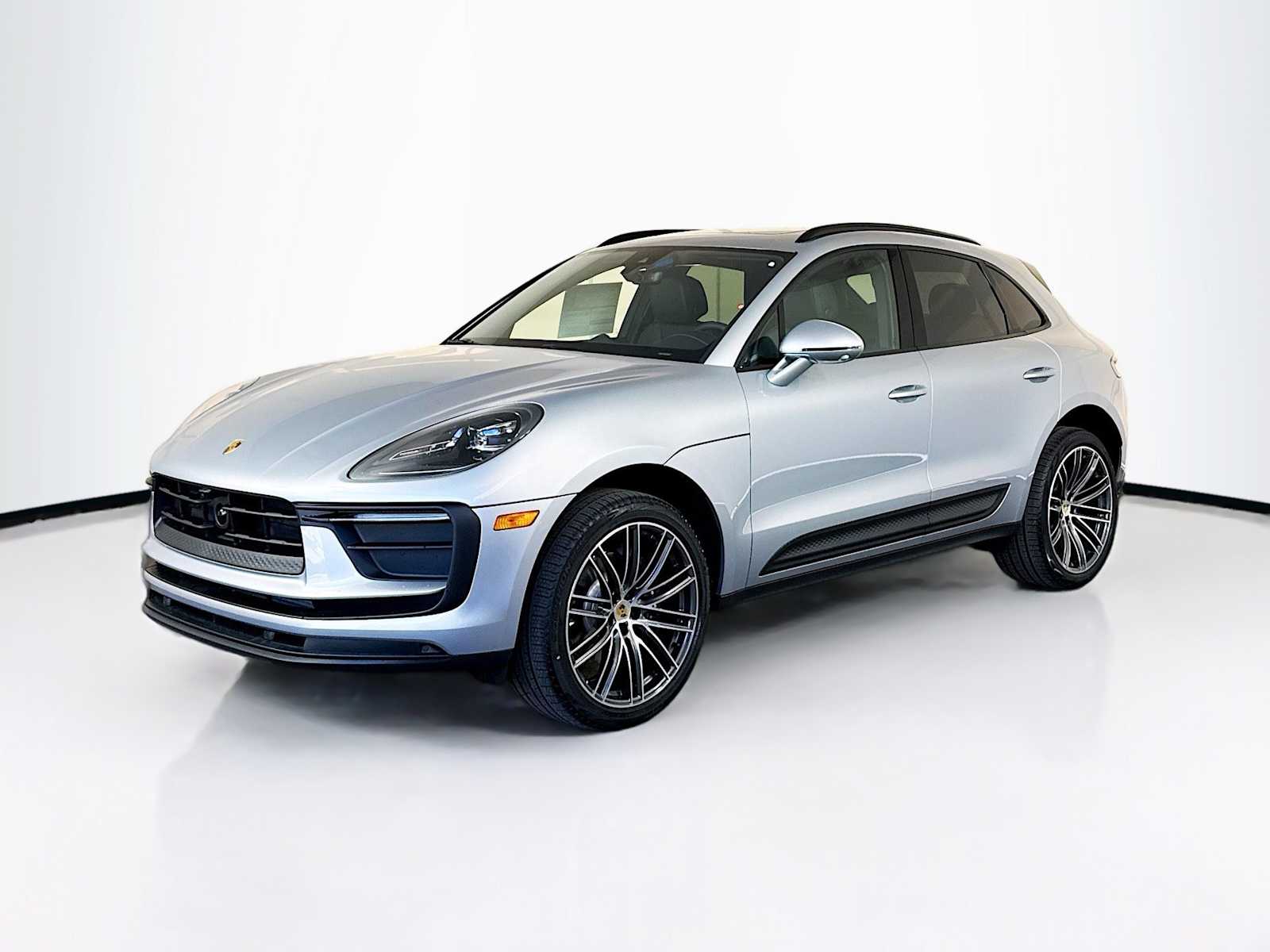 Thumbnail: 2026 Porsche Macan - 1