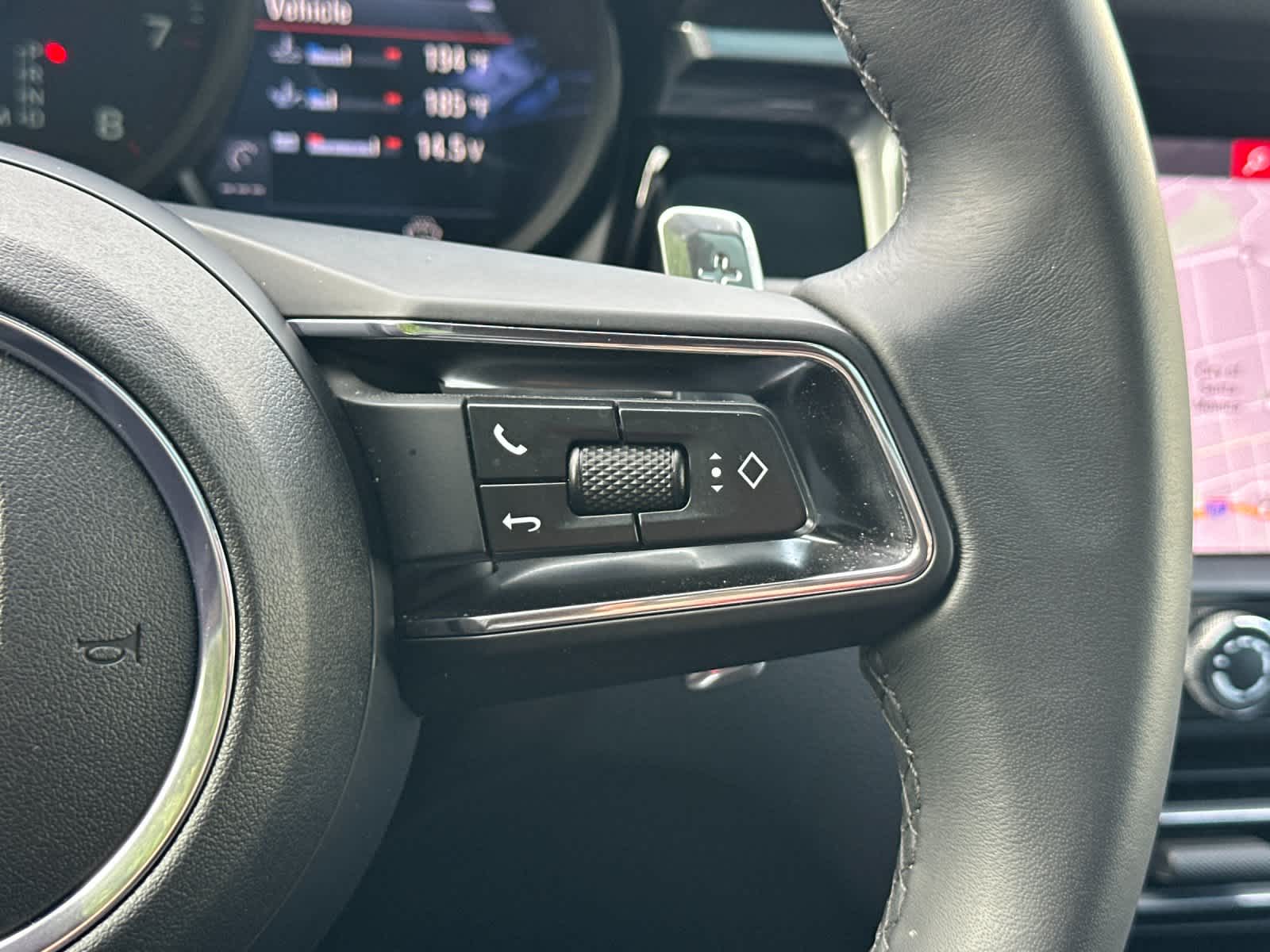 Thumbnail: 2025 Porsche Macan - 27