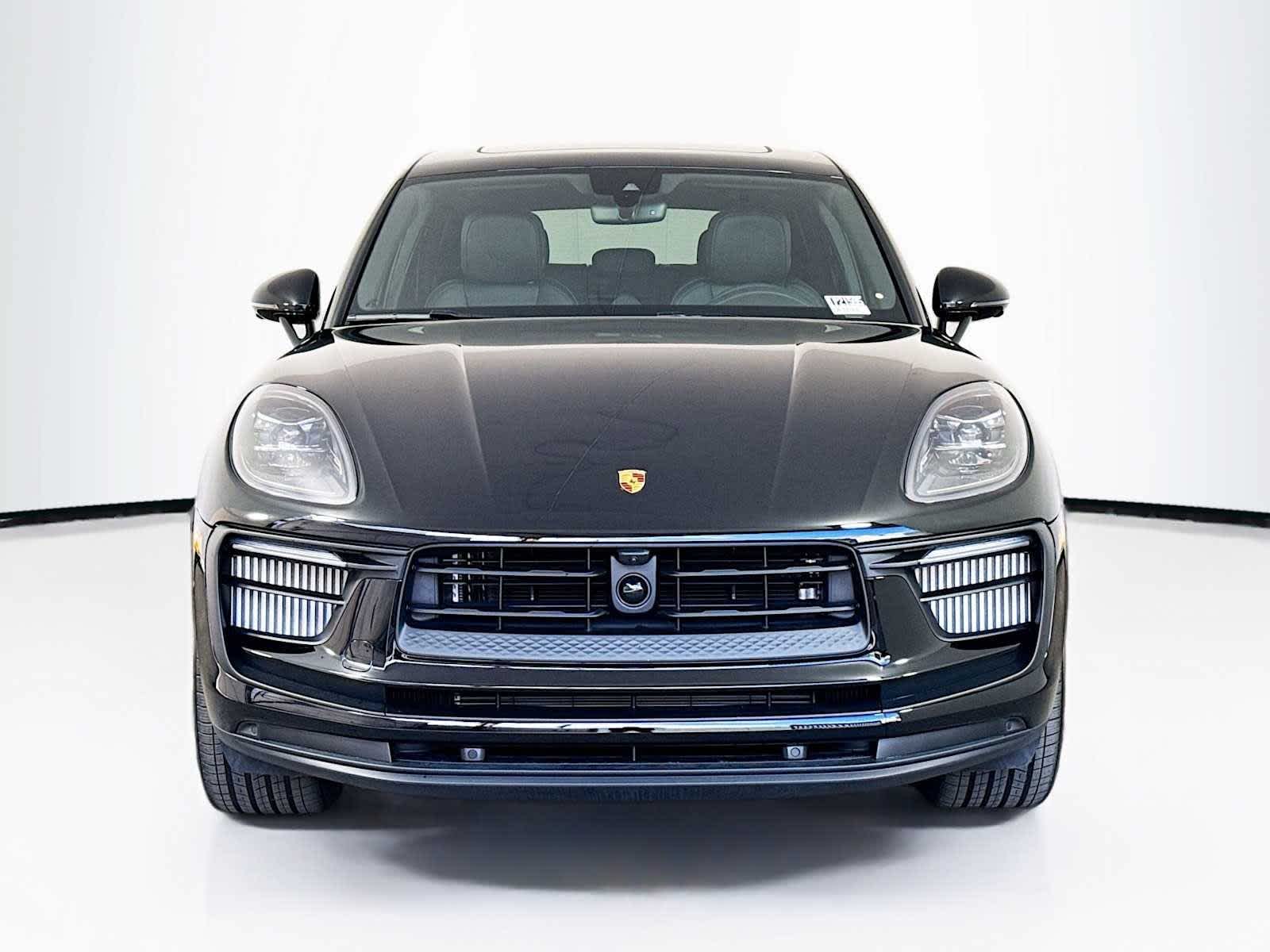 Thumbnail: 2026 Porsche Macan - 6