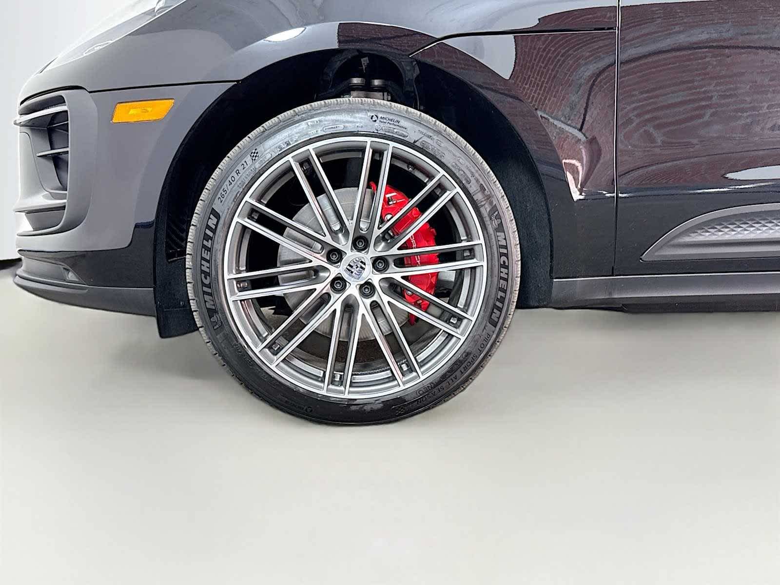 Thumbnail: 2026 Porsche Macan - 24