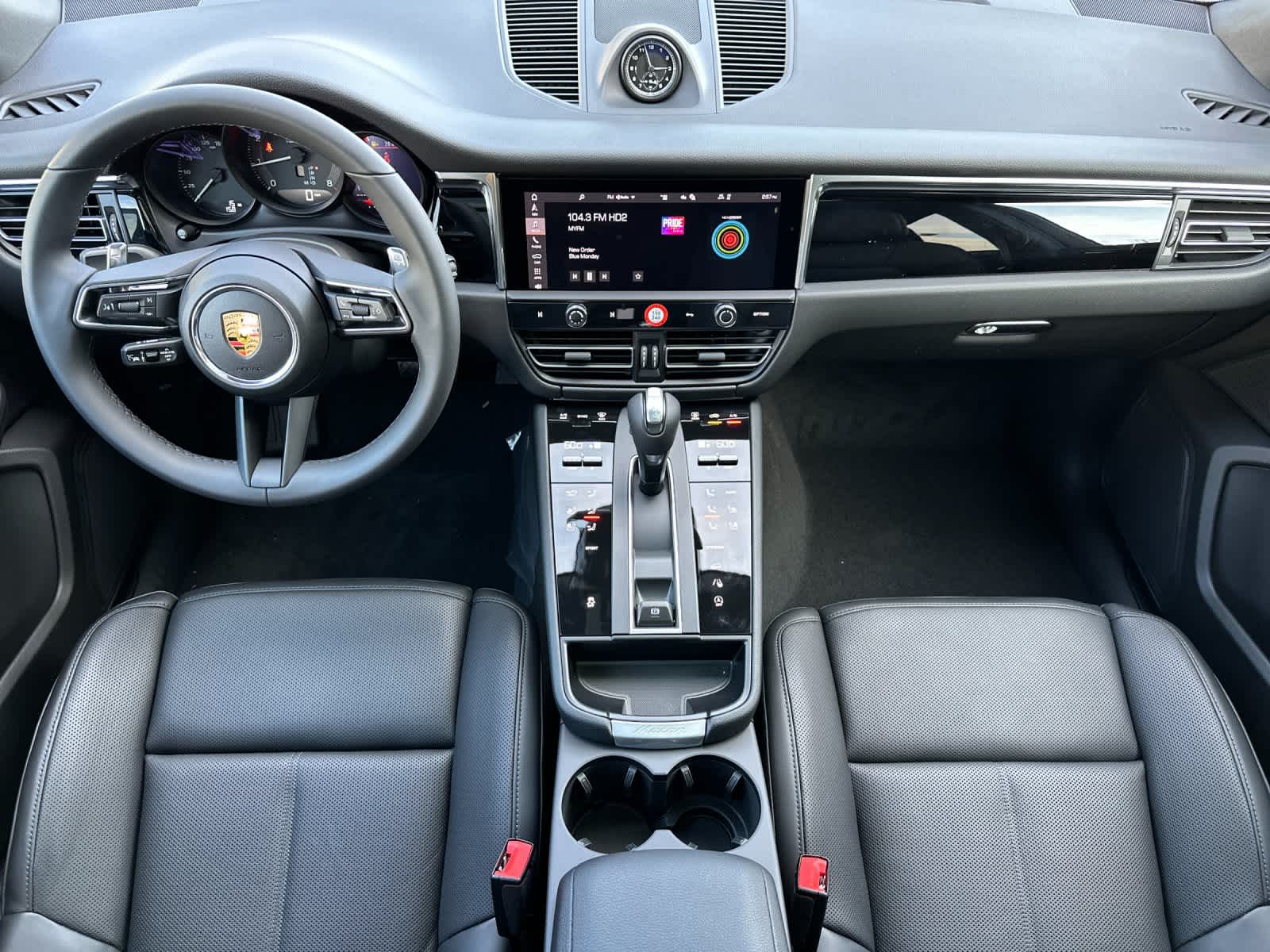 Thumbnail: 2026 Porsche Macan - 6