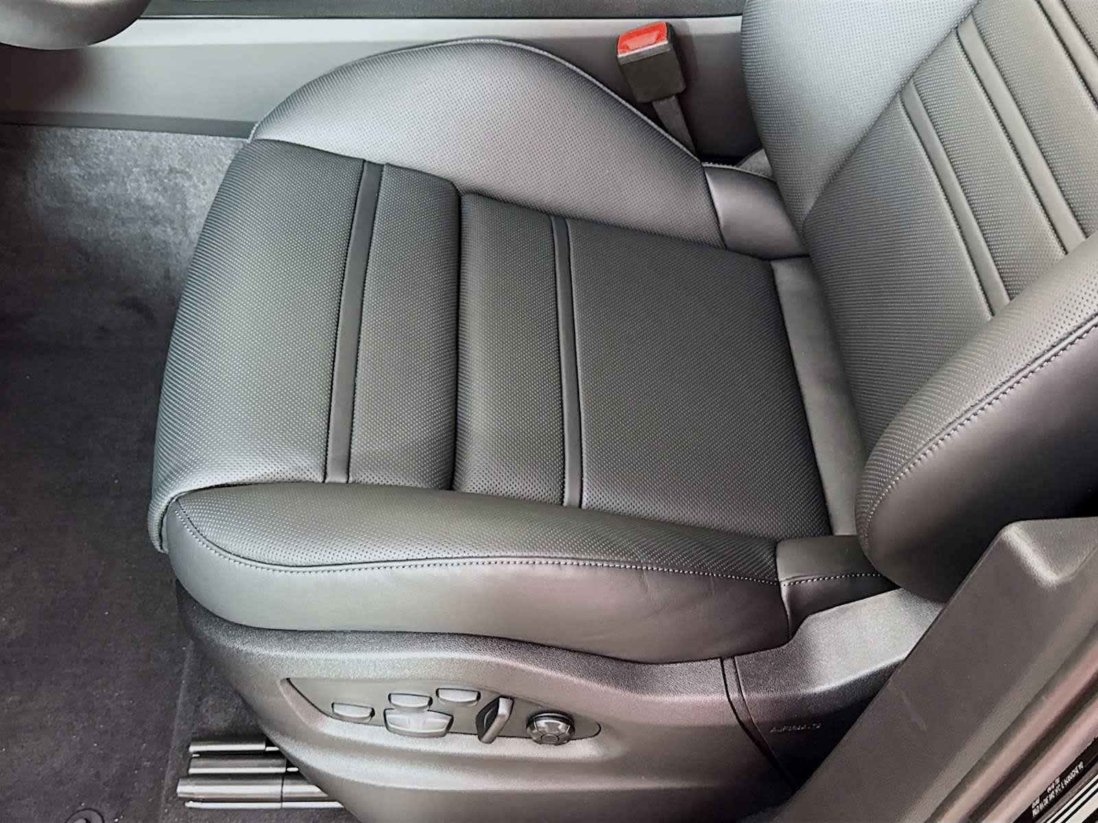 Thumbnail: 2026 Porsche Cayenne - 15