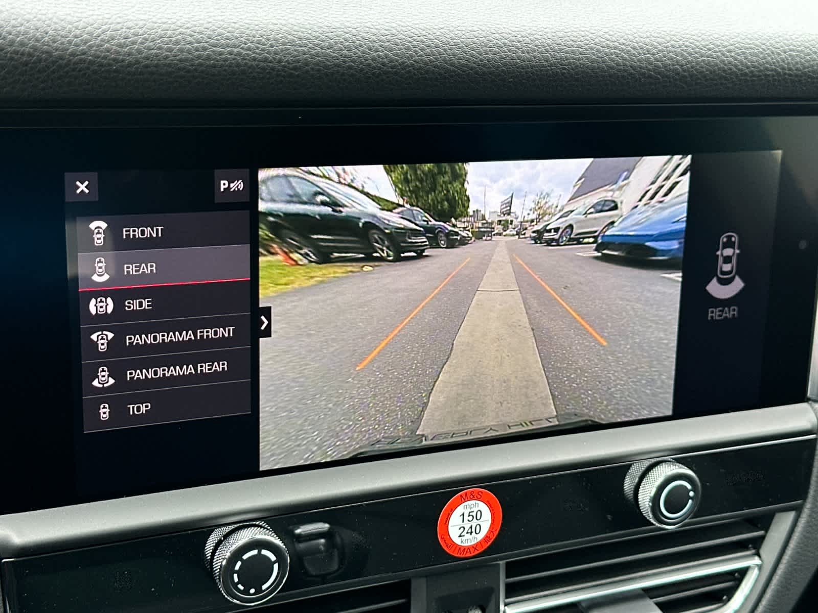 Thumbnail: 2026 Porsche Macan - 23