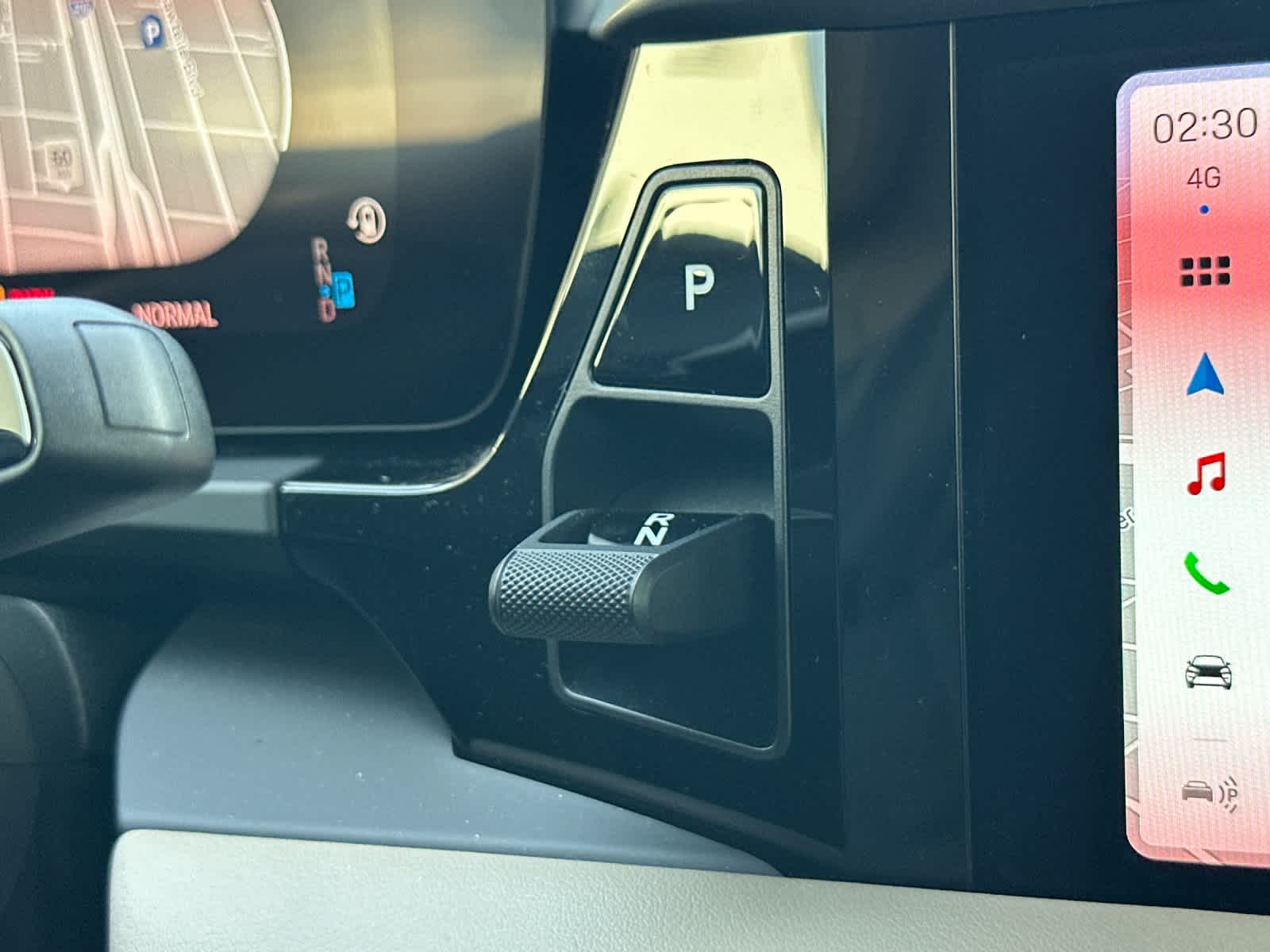 Thumbnail: 2025 Porsche Macan - 24