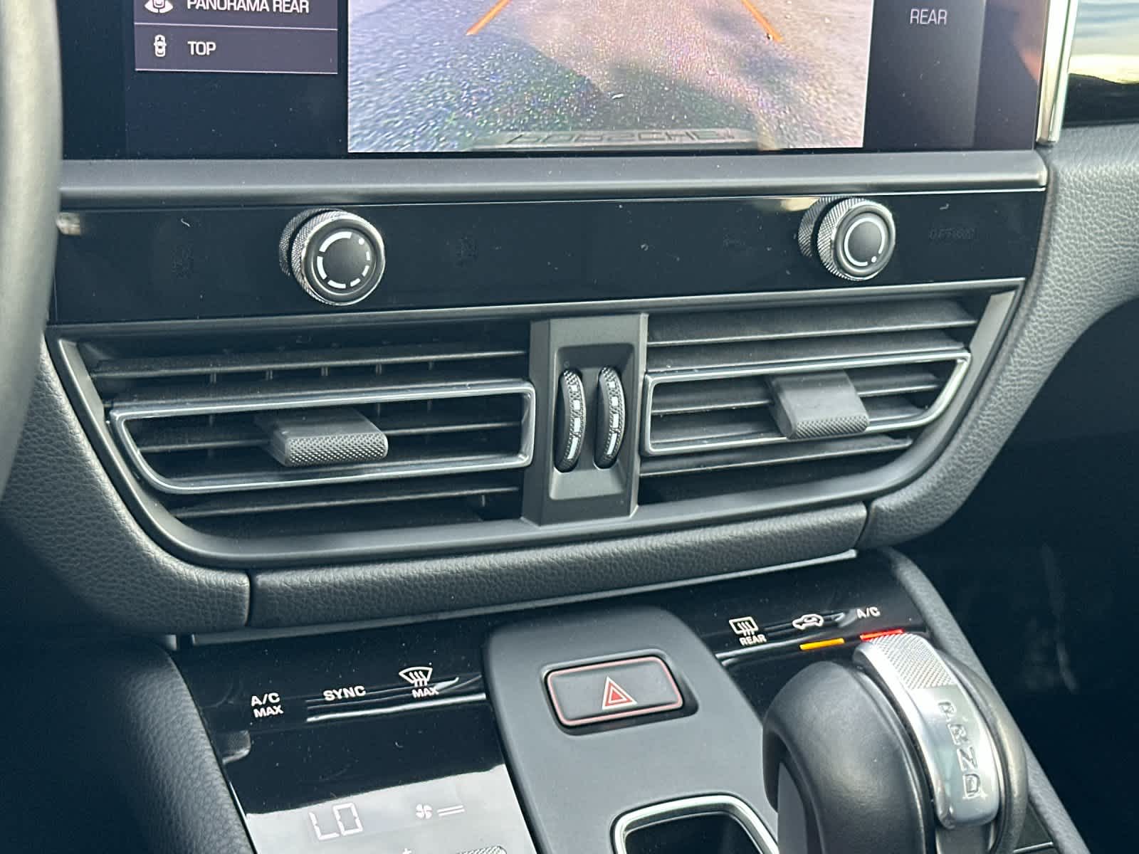 Thumbnail: 2025 Porsche Macan - 23