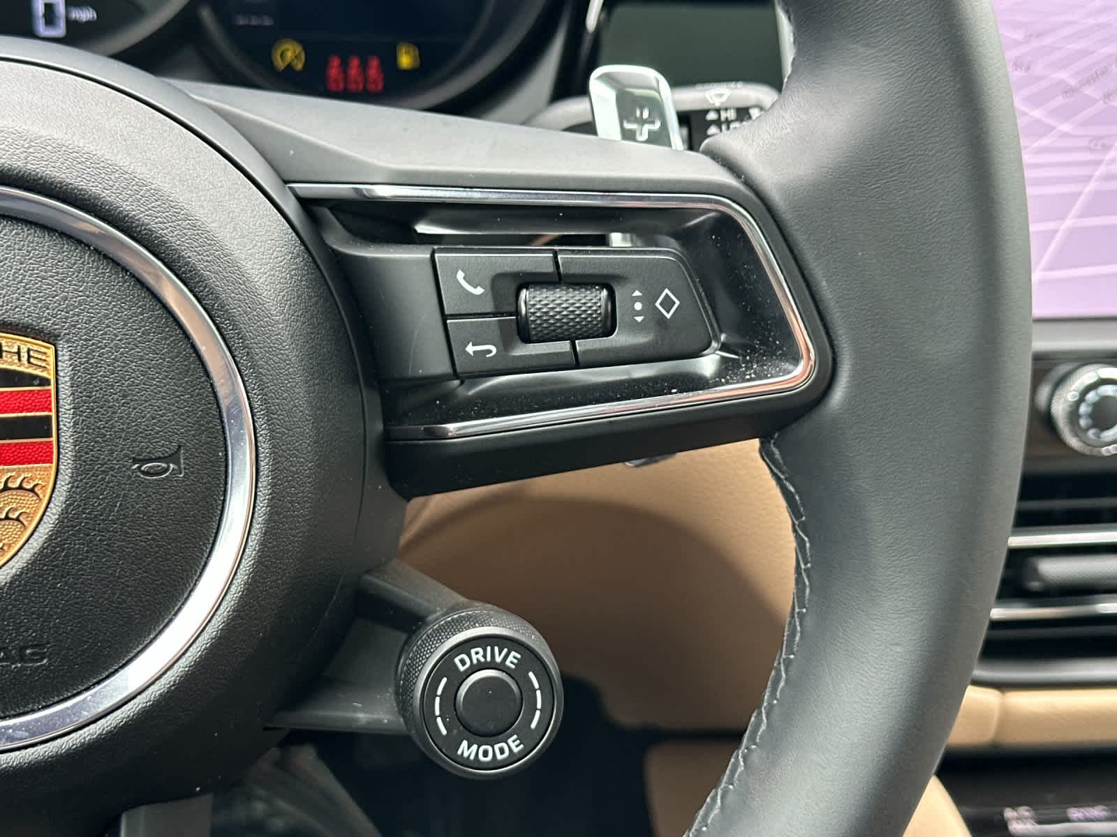 Thumbnail: 2025 Porsche Macan - 28