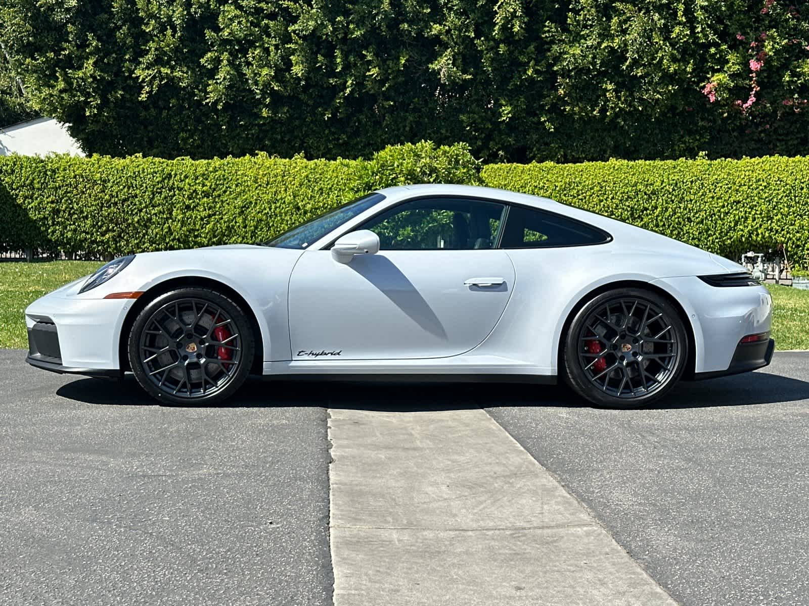 Thumbnail: 2026 Porsche 911 - 2