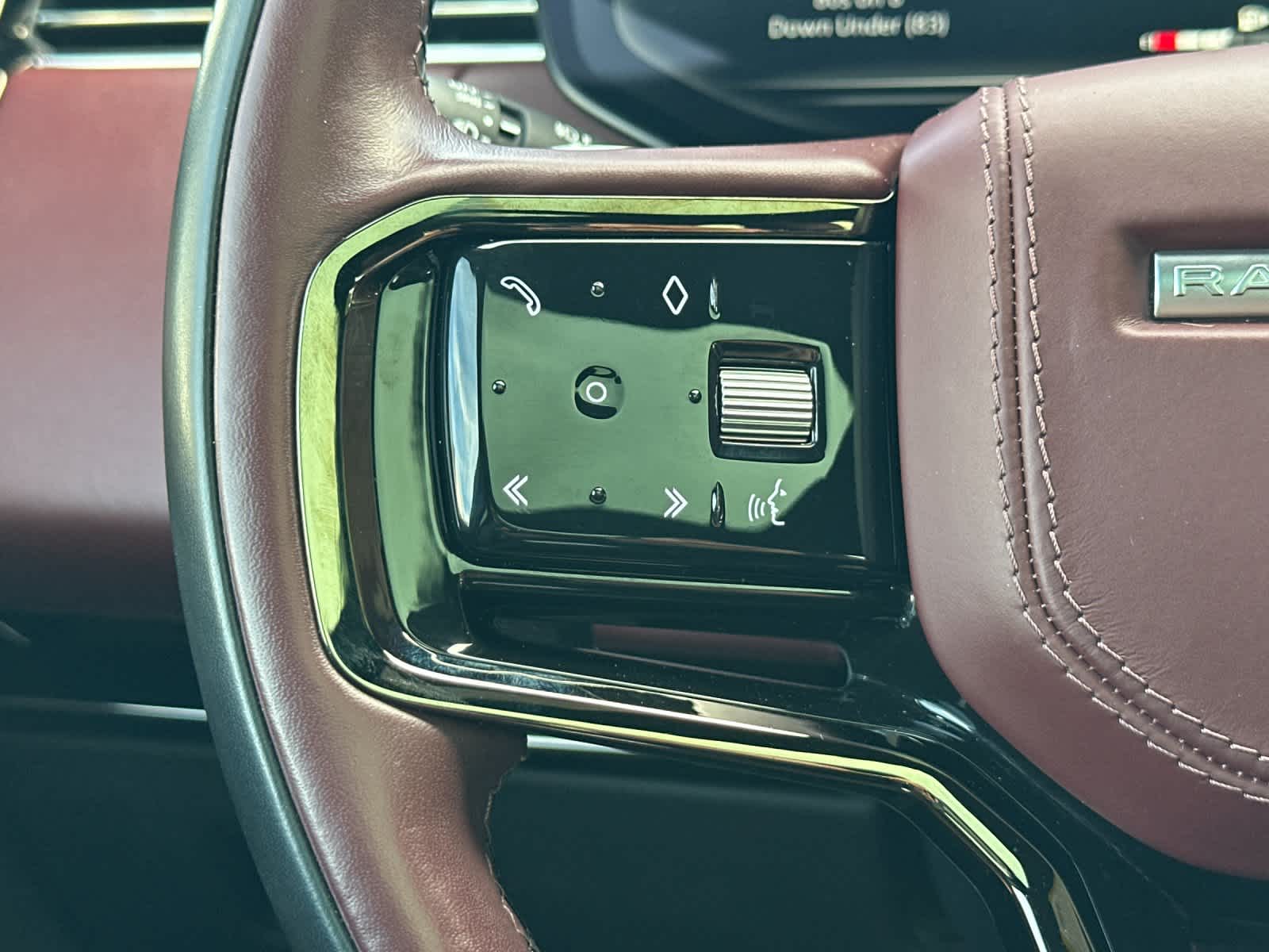 Thumbnail: 2023 Land Rover Range Rover Sport - 28