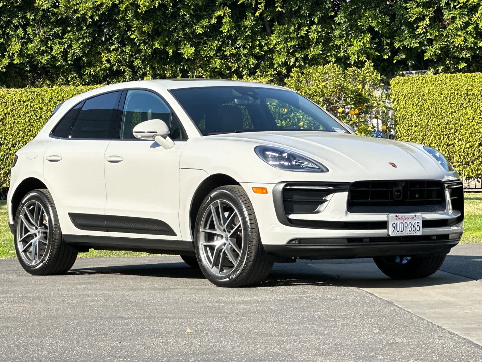 Thumbnail: 2025 Porsche Macan - 10