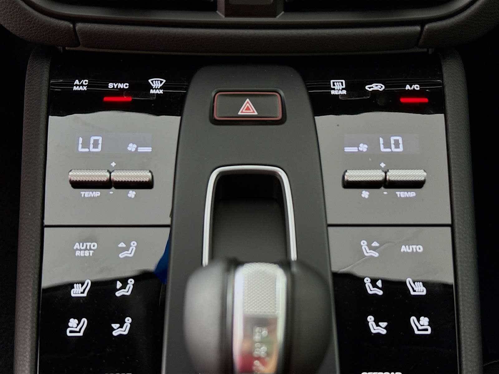 Thumbnail: 2026 Porsche Macan - 13