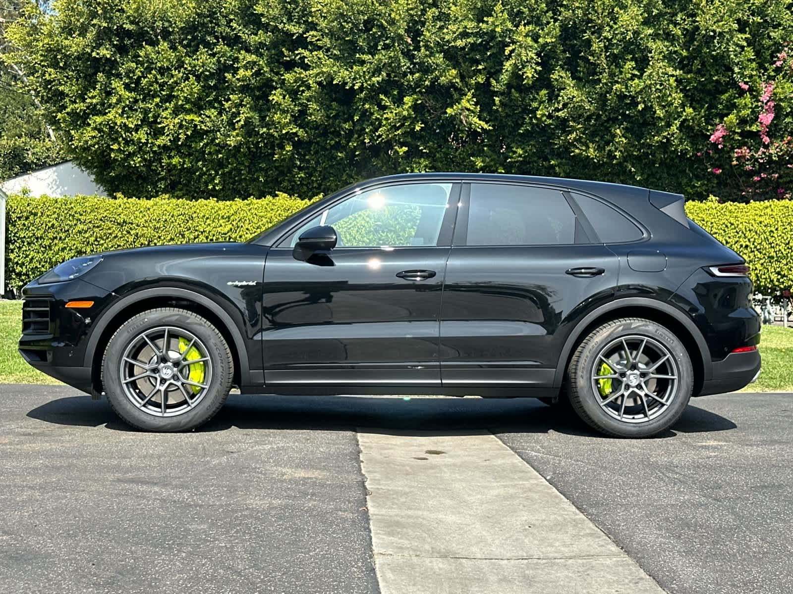 Thumbnail: 2026 Porsche Cayenne - 2