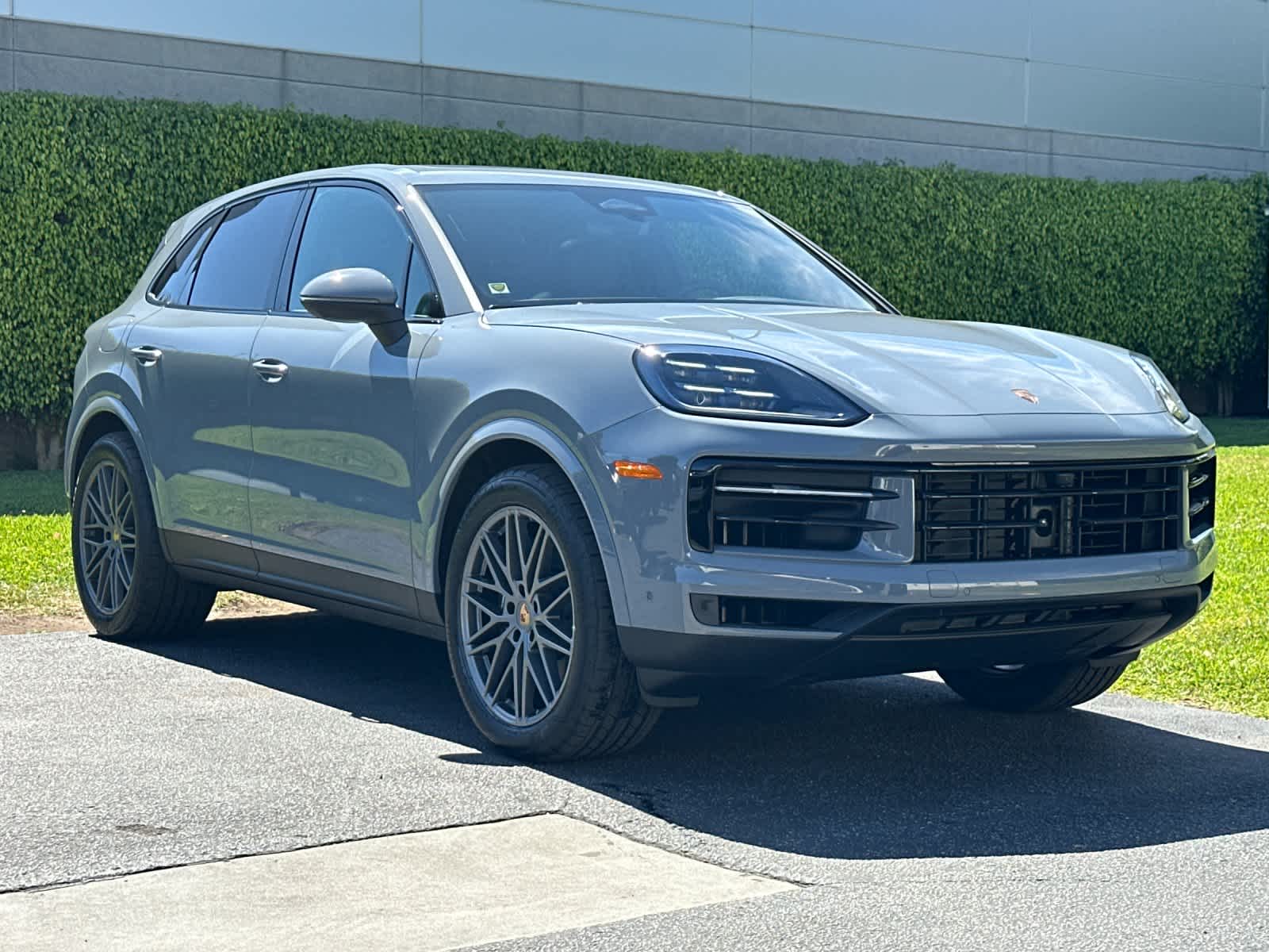 Thumbnail: 2026 Porsche Cayenne - 10