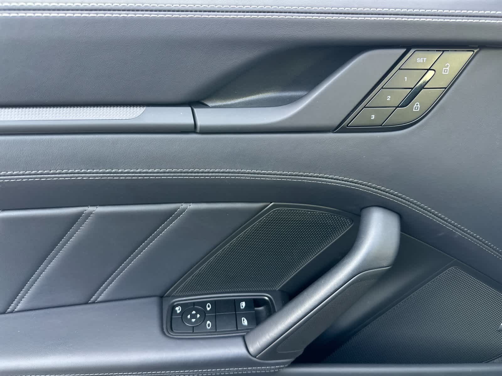 Thumbnail: 2025 Porsche 911 - 11