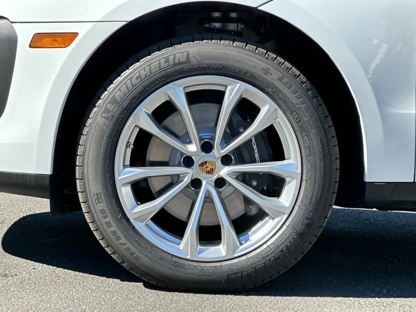 Thumbnail: 2026 Porsche Macan - 30