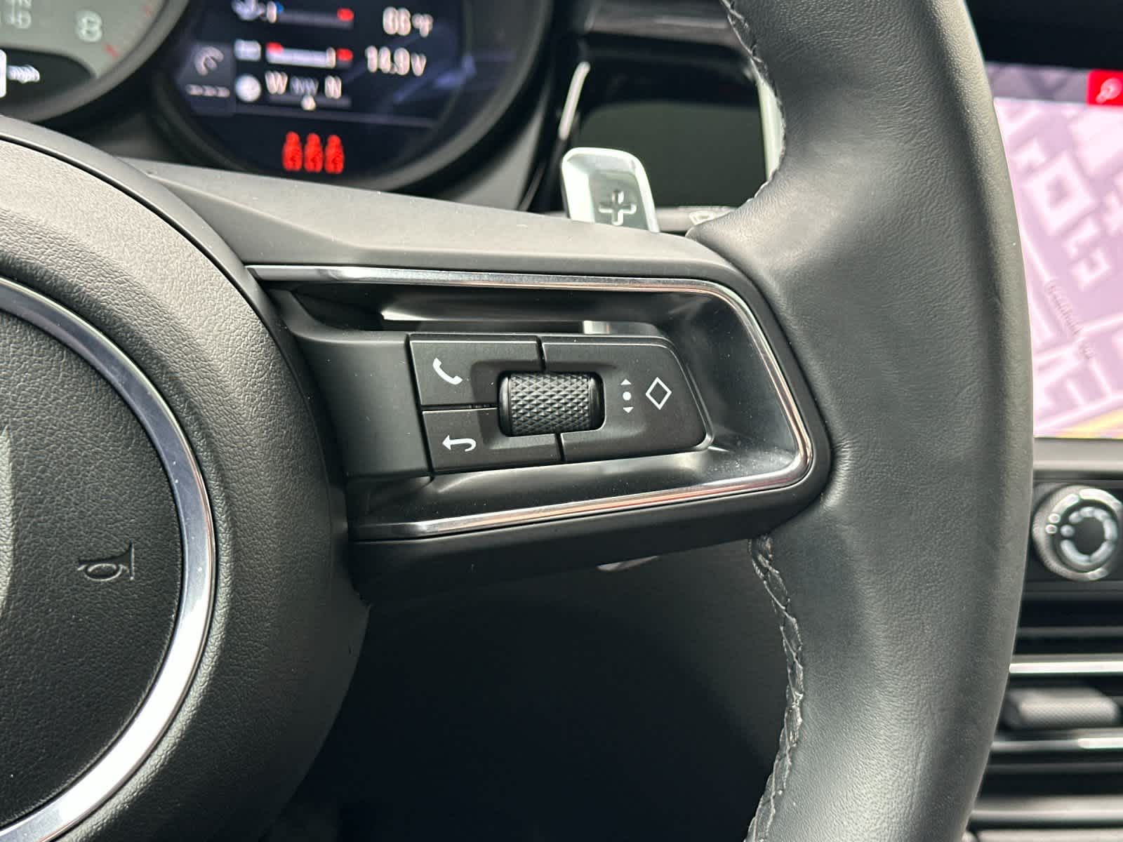 Thumbnail: 2025 Porsche Macan - 27