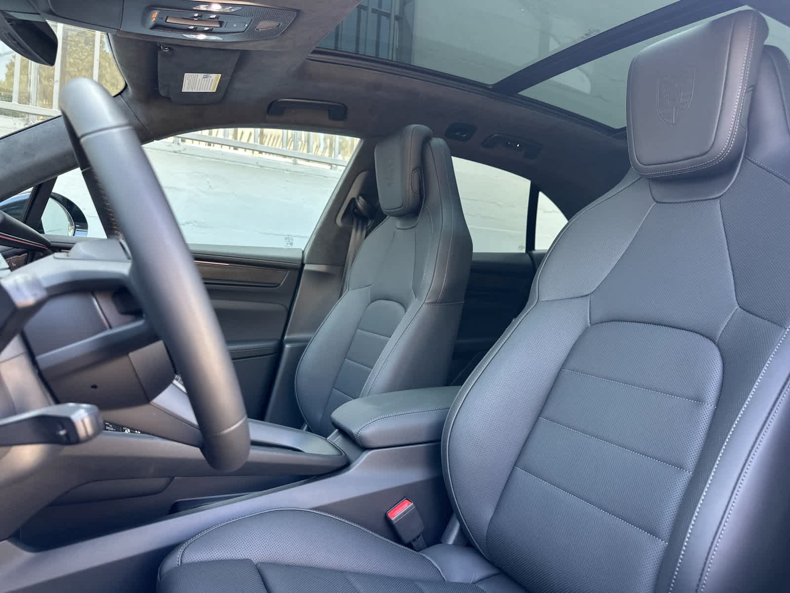 Thumbnail: 2026 Porsche Macan - 5