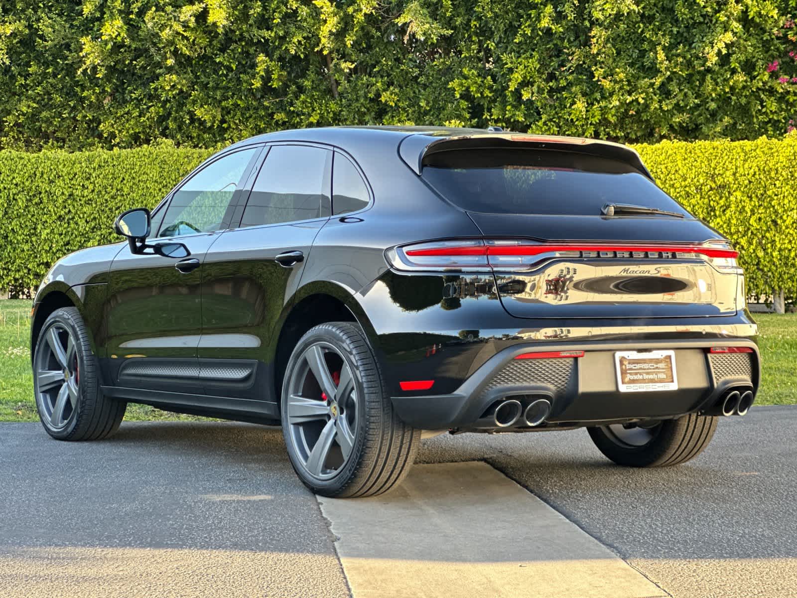 Thumbnail: 2025 Porsche Macan - 3