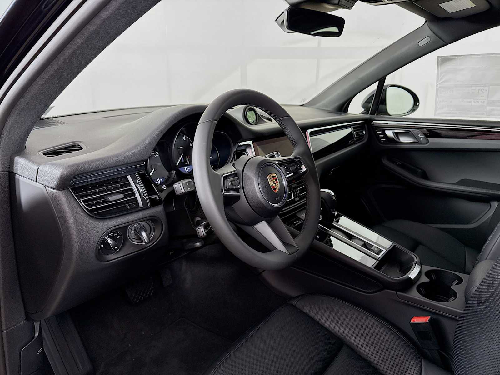 Thumbnail: 2025 Porsche Macan - 4