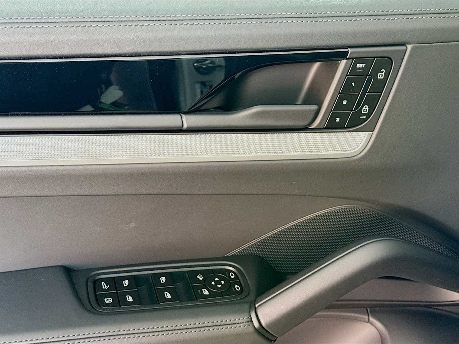 Thumbnail: 2026 Porsche Cayenne - 14