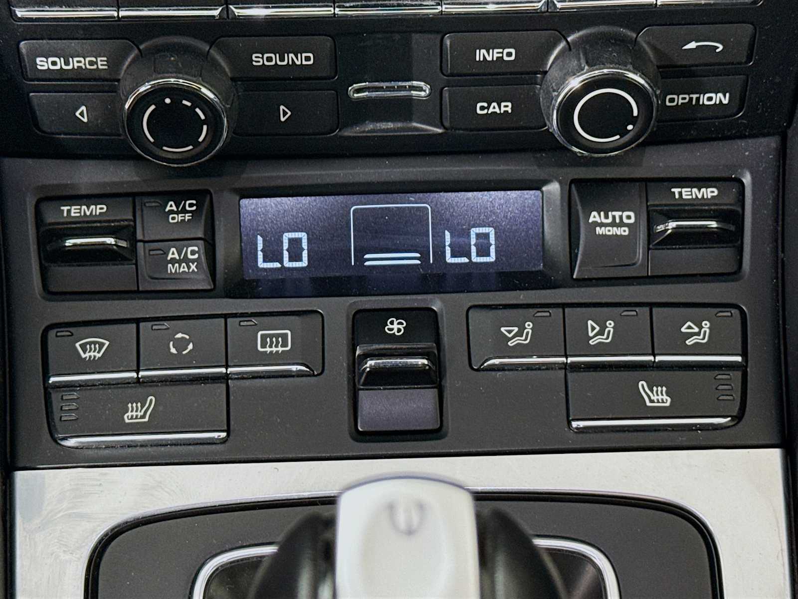 Thumbnail: 2013 Porsche 911 - 17