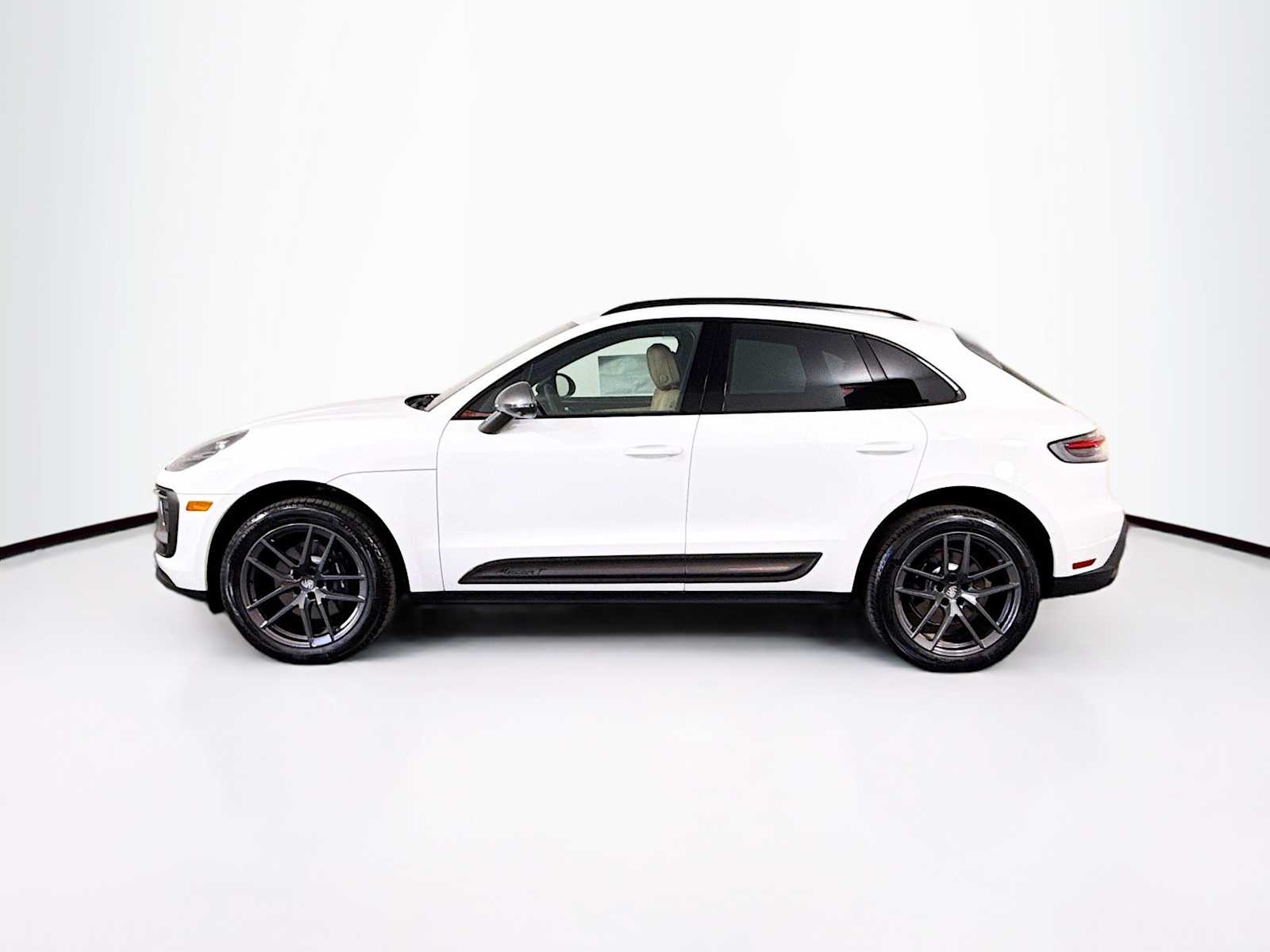 Thumbnail: 2026 Porsche Macan - 2