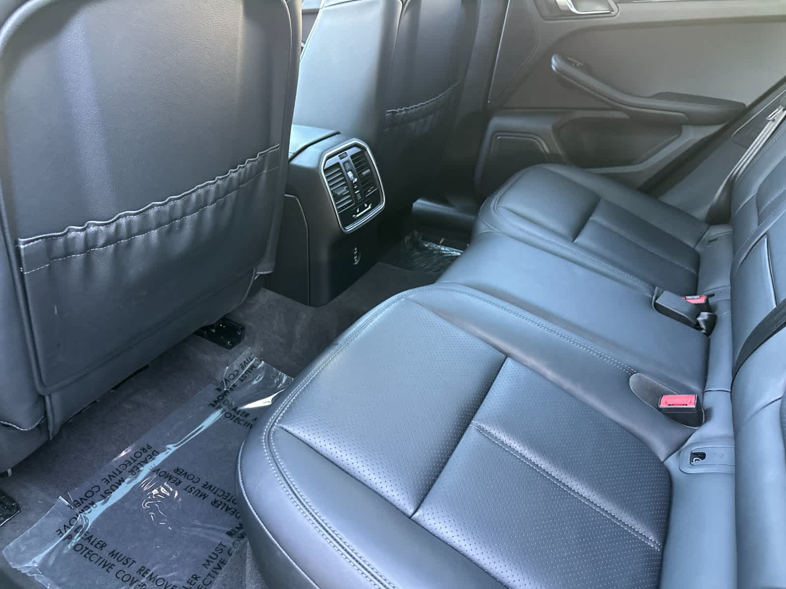 Thumbnail: 2025 Porsche Macan - 13