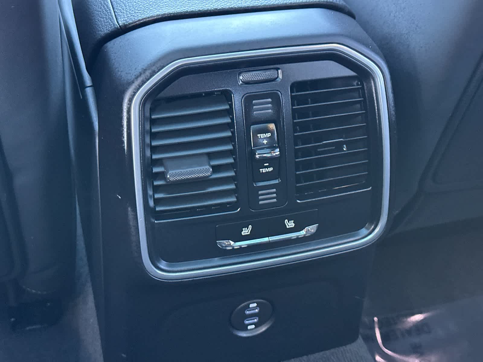 Thumbnail: 2023 Porsche Macan - 14