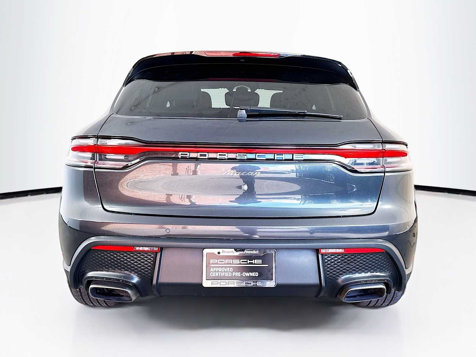 Thumbnail: 2023 Porsche Macan - 10