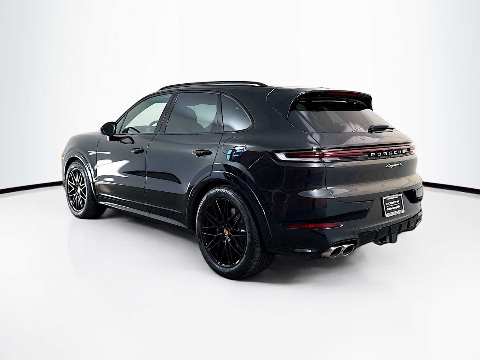 Thumbnail: 2026 Porsche Cayenne - 3