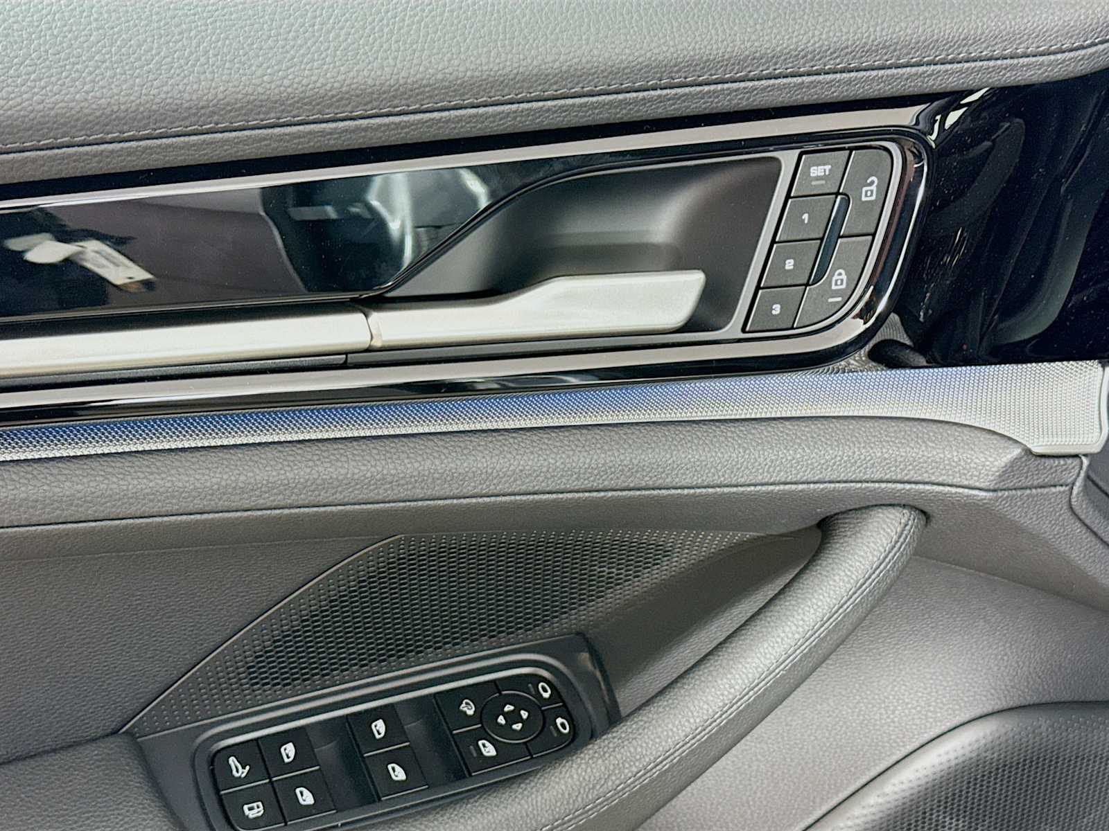 Thumbnail: 2026 Porsche Panamera - 14