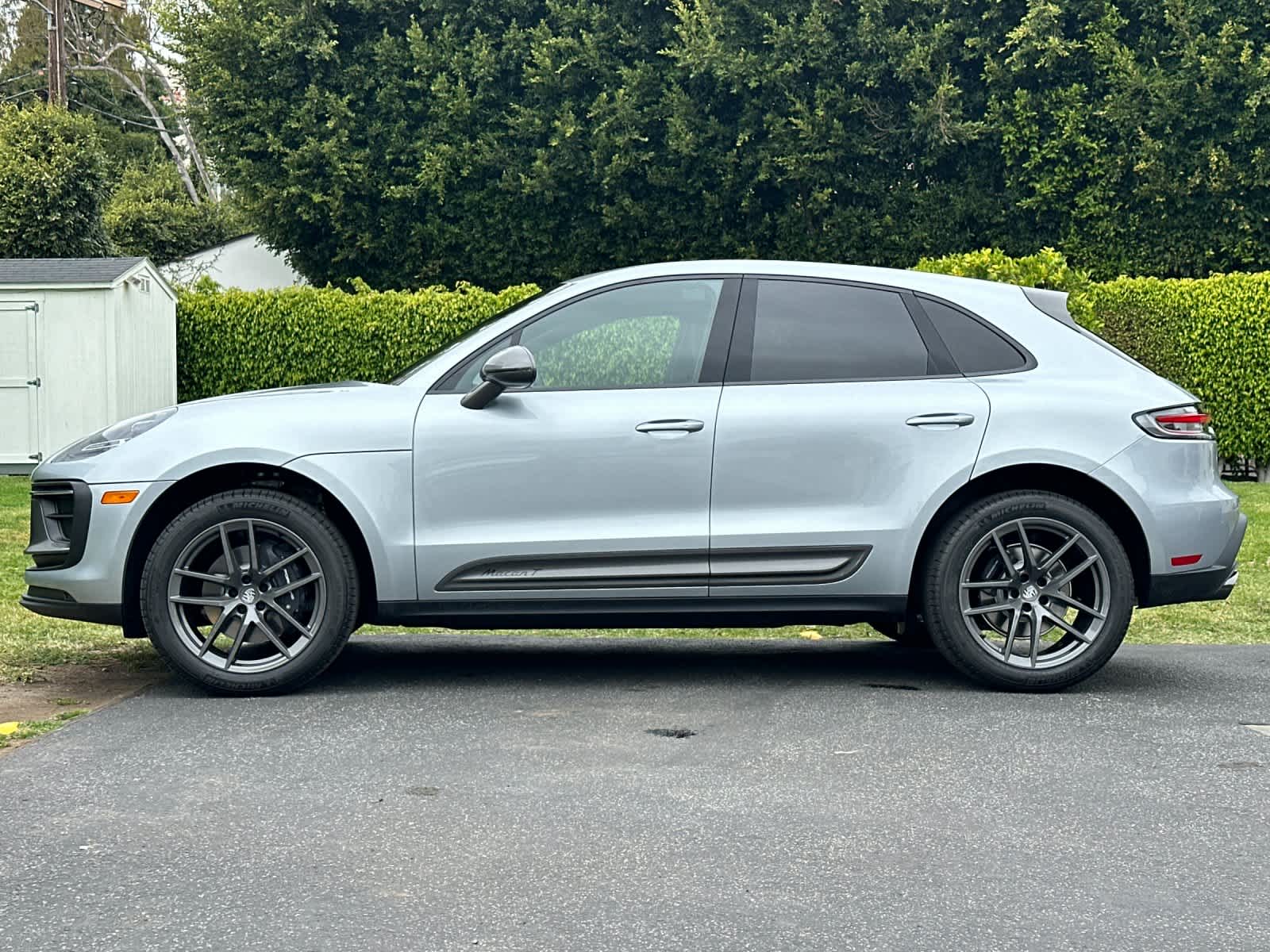 Thumbnail: 2026 Porsche Macan - 2