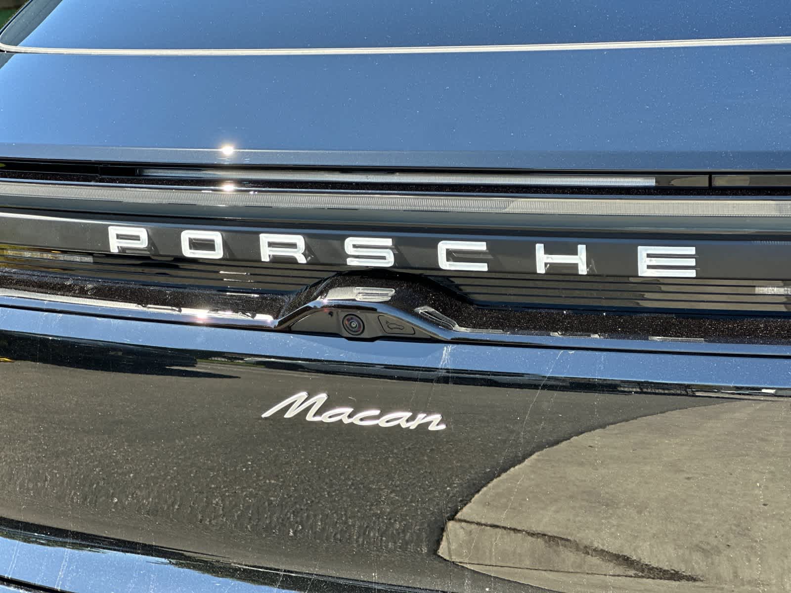 Thumbnail: 2026 Porsche Macan - 33