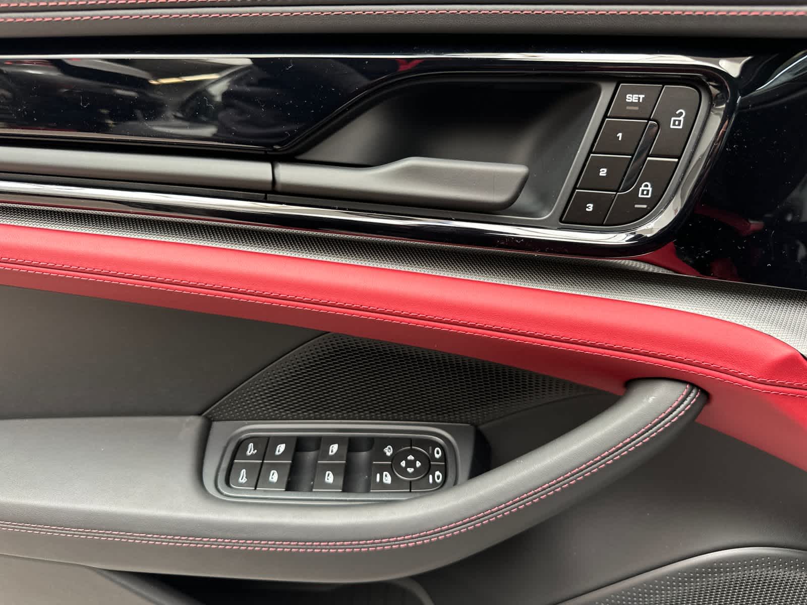 Thumbnail: 2026 Porsche Panamera - 12