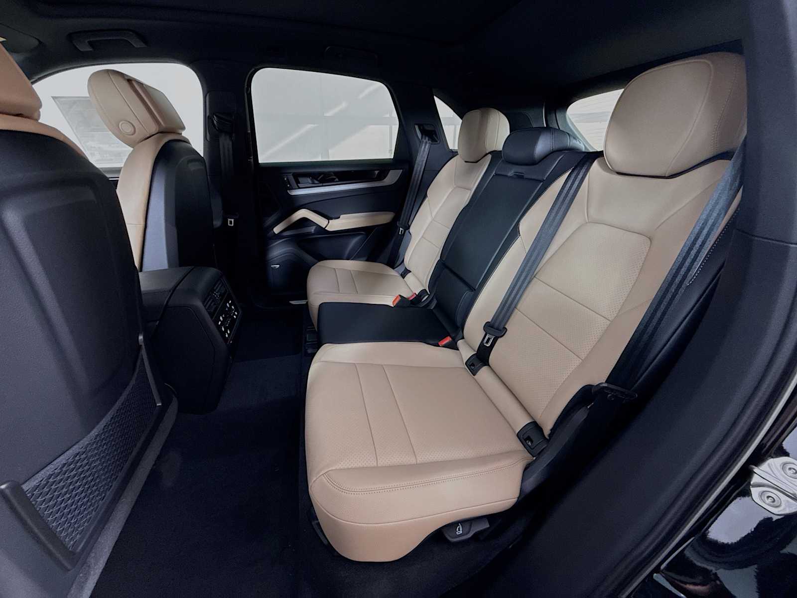 Thumbnail: 2026 Porsche Cayenne - 17