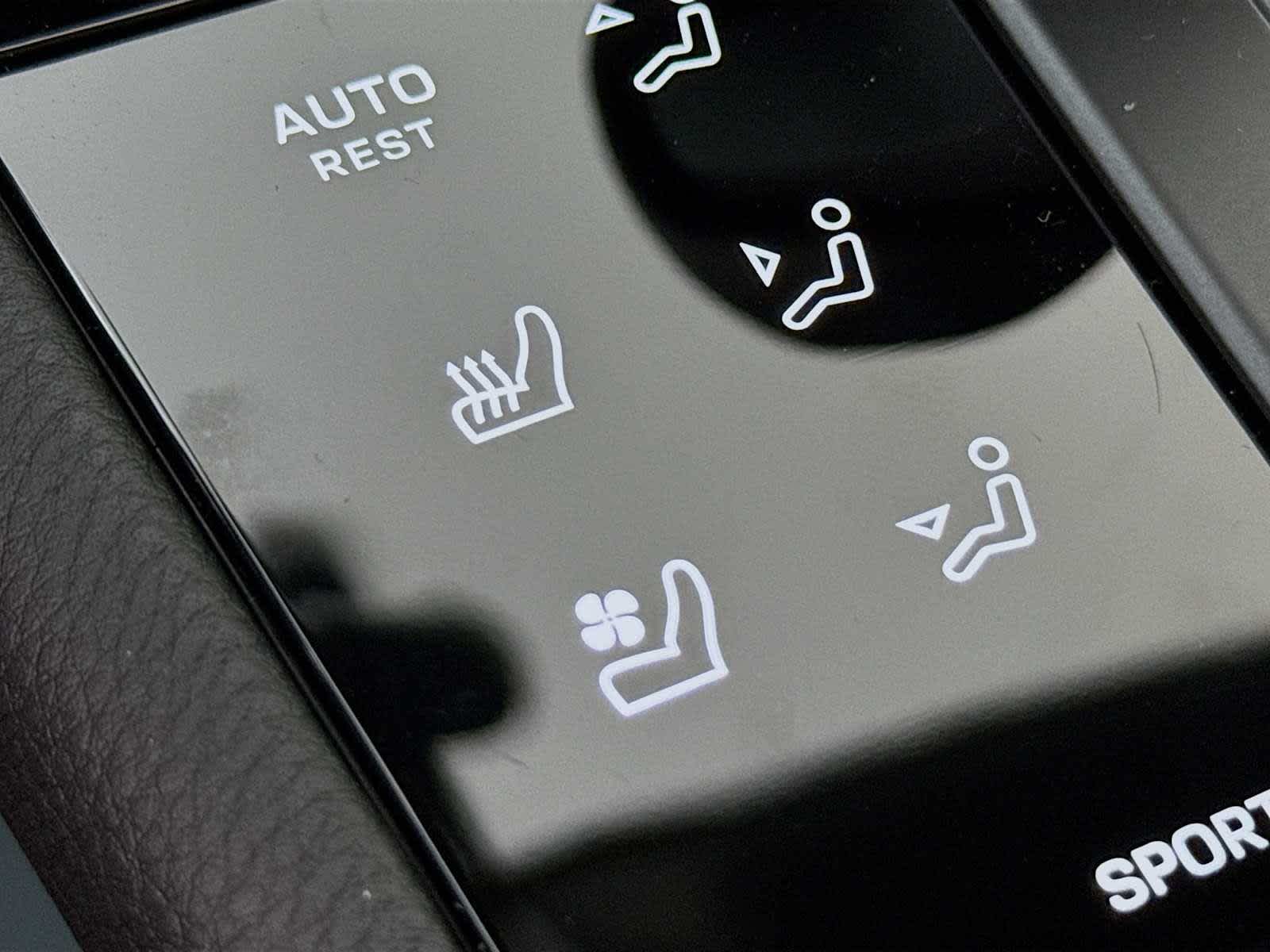 Thumbnail: 2026 Porsche Macan - 18