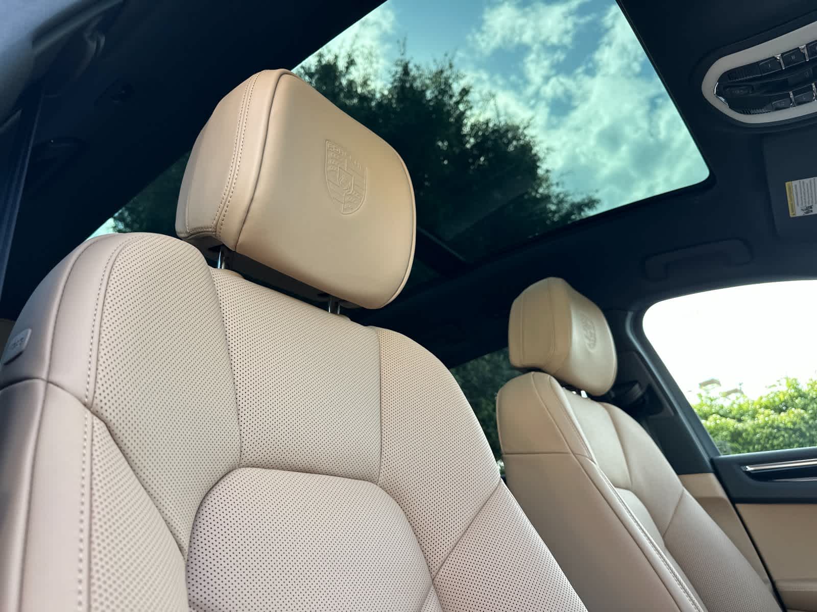 Thumbnail: 2026 Porsche Macan - 18