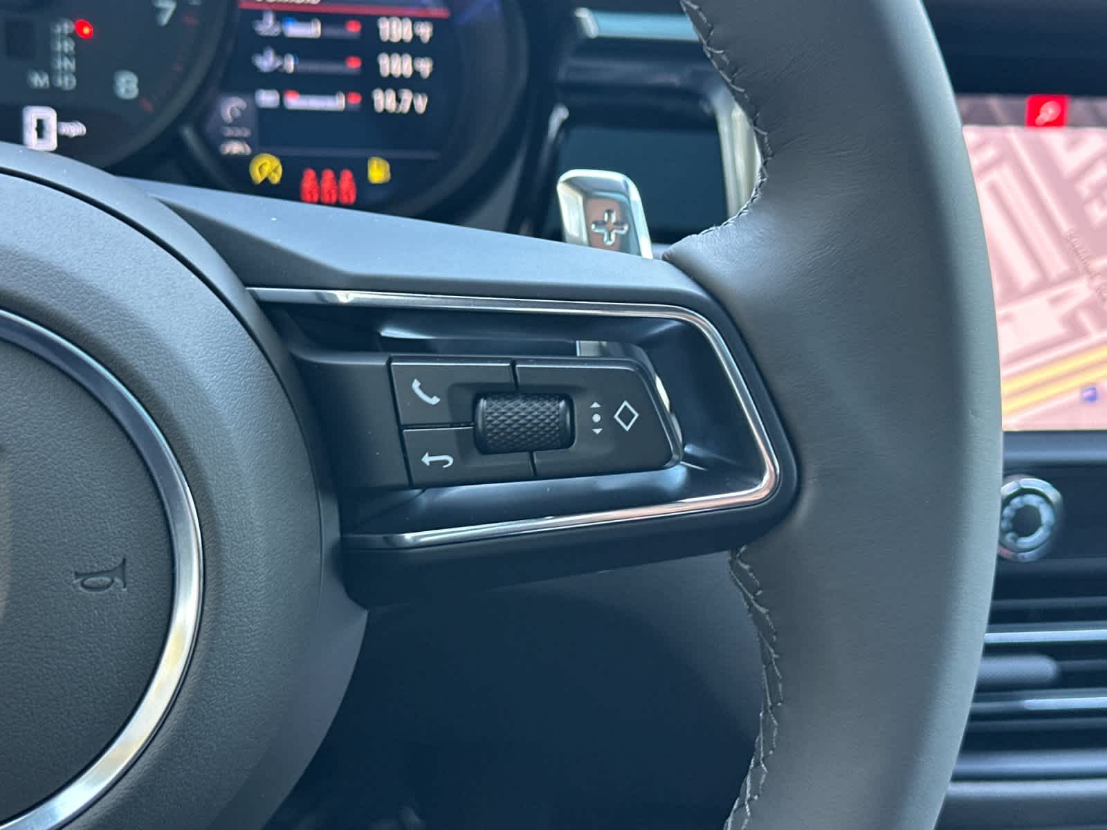 Thumbnail: 2026 Porsche Macan - 28