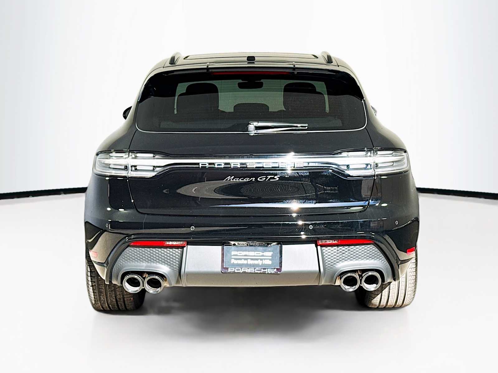 Thumbnail: 2026 Porsche Macan - 10