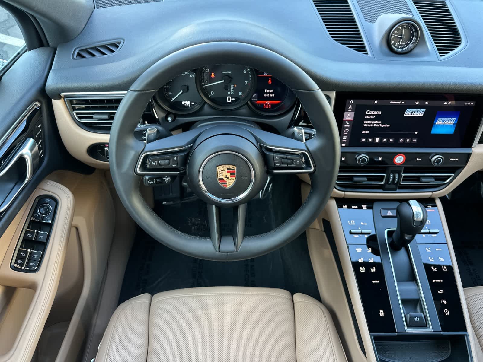 Thumbnail: 2025 Porsche Macan - 15