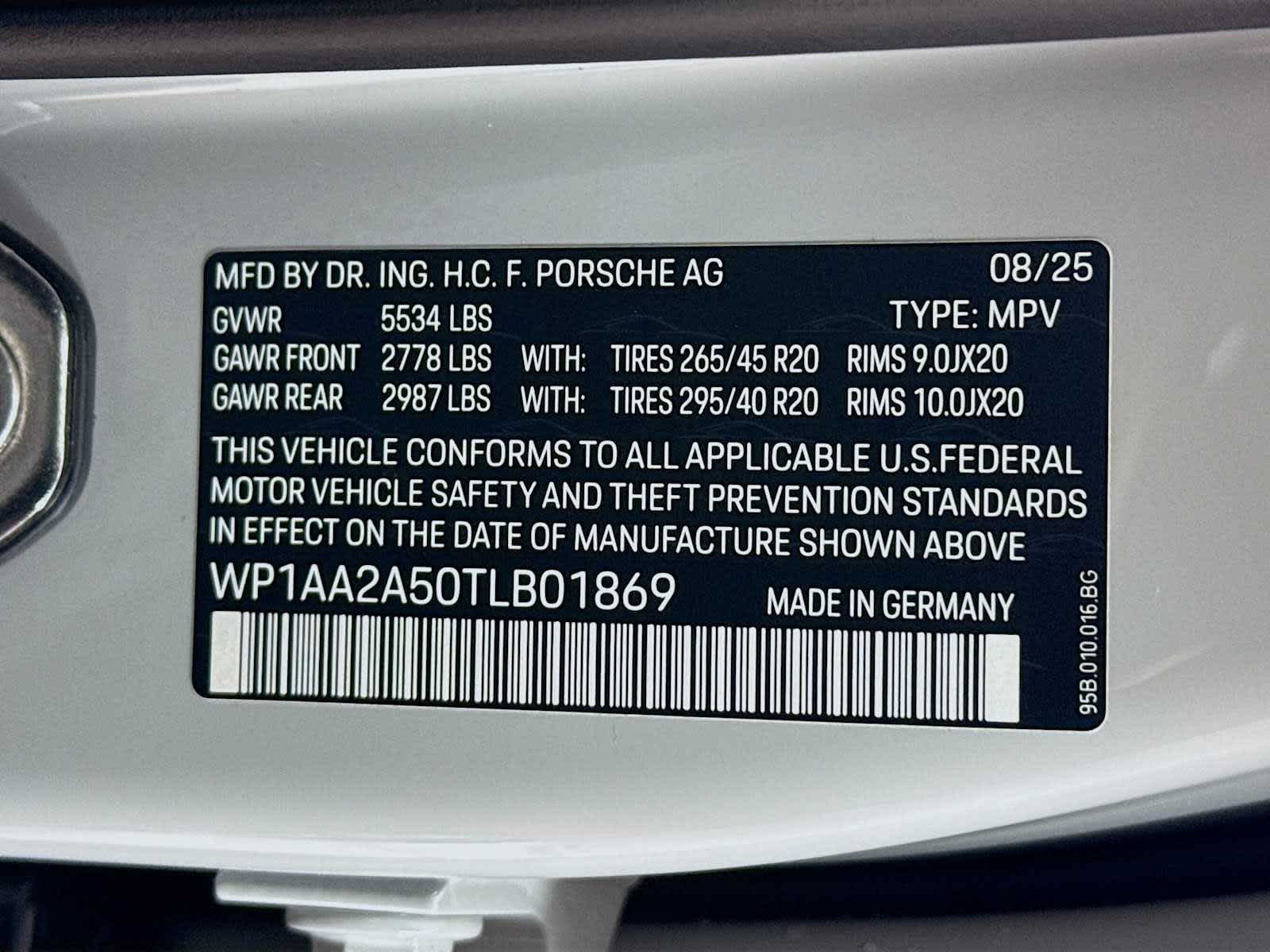 Thumbnail: 2026 Porsche Macan - 25