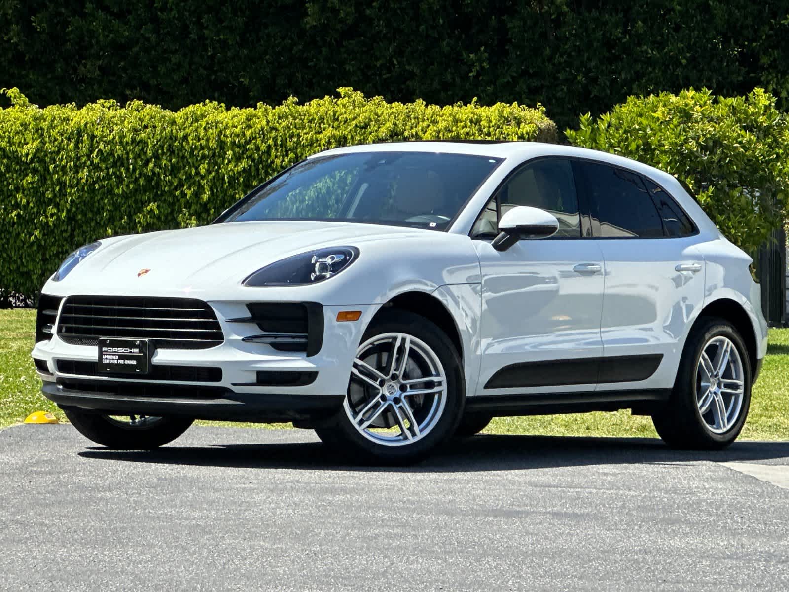 Thumbnail: 2020 Porsche Macan - 1