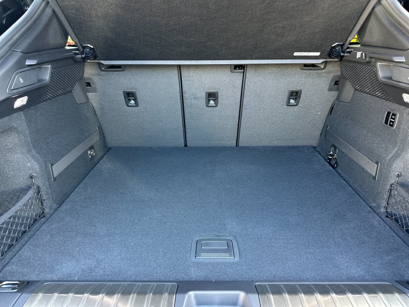 Thumbnail: 2025 Porsche Macan - 16