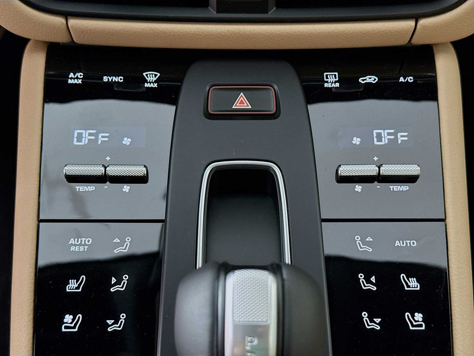 Thumbnail: 2026 Porsche Macan - 13