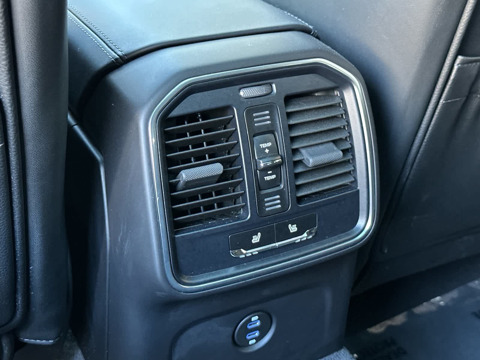 Thumbnail: 2025 Porsche Macan - 14